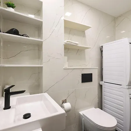 Luxe Verto Apartment